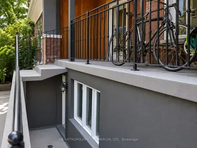 827 Dupont Street, Toronto, On M6g 1z7
