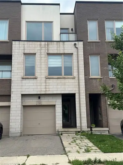 166 Squire Crescent, Oakville, On L6h 0l7