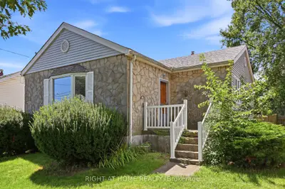 1290 Strathy Avenue, Mississauga, On L5e 2k8
