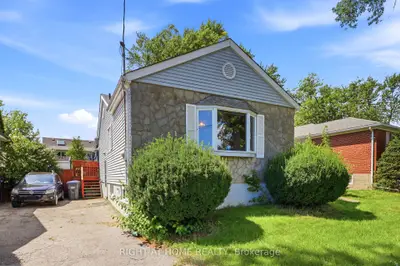 1290 Strathy Avenue, Mississauga, On L5e 2k8