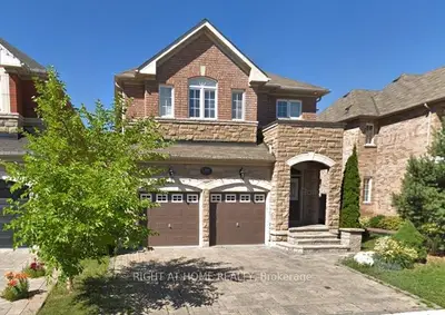 Detached in Oakville