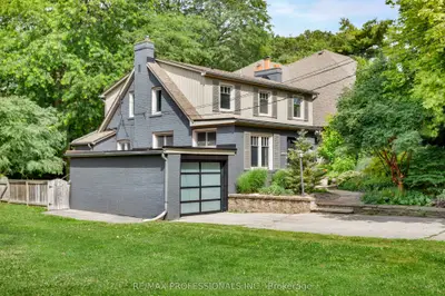 1364 Islington Avenue, Toronto, On M9a 3k6