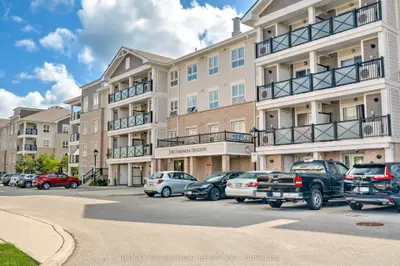 Condo Apartment in Milton