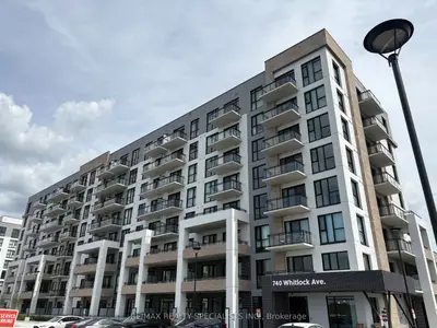 Condo Apartment in Milton