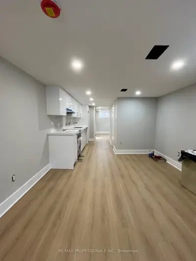 41 Tavistock Road B, Toronto, On M3m 2n5