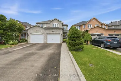 902 Applecroft Circle, Mississauga, On L5v 2a7