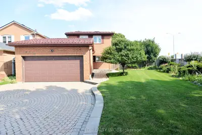 4284 Sawmill Valley Drive, Mississauga, On L5l 3m9