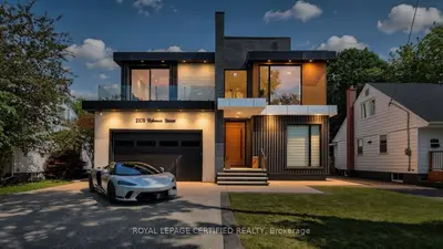 2378 Rebecca Street, Oakville, On L6l 2a9