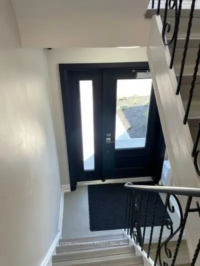 391 Royal York Road, Toronto, On M8y 2r4