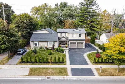Semi-Detached in Oakville