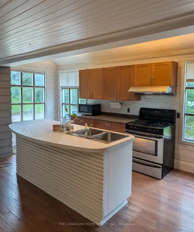 Detached in Burlington