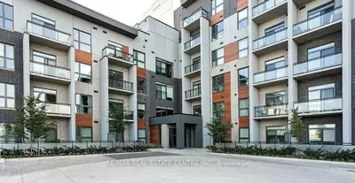 Common Element Condo in Oakville