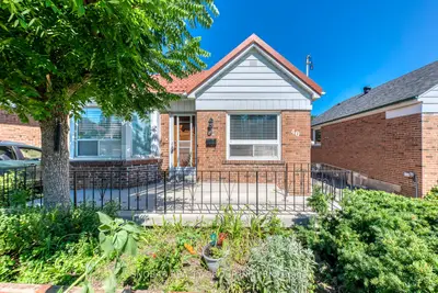 40 Dixon Road, Toronto, On M9p 2l3