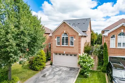 23 Swansea Meadows Drive, Brampton, On L7a 2c5