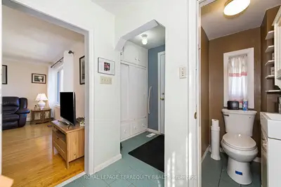 2307 Lawrence Avenue W, Toronto, On M9p 2a7