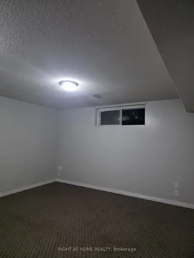 14 Alhart Drive Bsmt, Toronto, On M9v 2m9