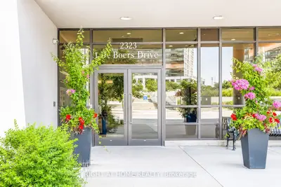 1 De Boers Drive 608, Toronto, On M3j 0g6