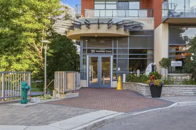 25 Fontenay Court 1104, Toronto, On M9a 0c4