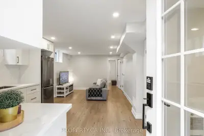 891 Willowbank Trail Lower, Mississauga, On L4w 3m2