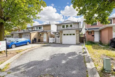 37 Woodsview Avenue, Toronto, On M9w 6b9