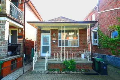 65 Salem Avenue, Toronto, On M6h 3c2