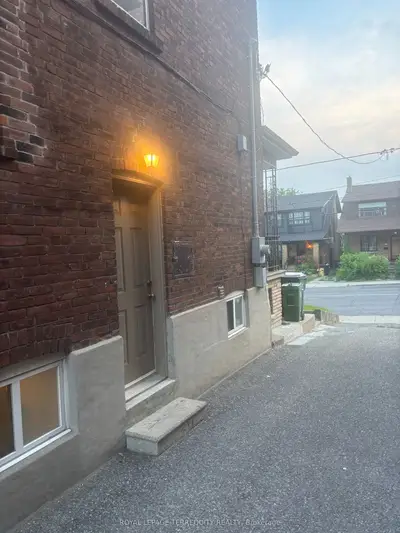 1527 Dufferin Street Lower, Toronto, On M6h 3l5