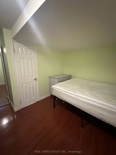384 Cook Road, Toronto, On M3j 0a8