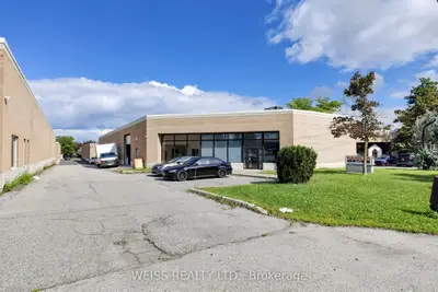 1581 Courtneypark Drive E, Mississauga, On L5t 1v9