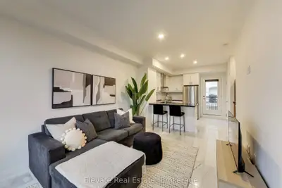 3083 Cawthra Road 24, Mississauga, On L4y 3y5