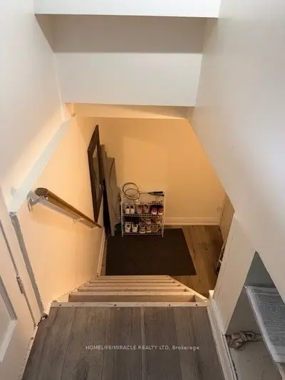 43 Corby Crescent, Brampton, On L6y 1h3
