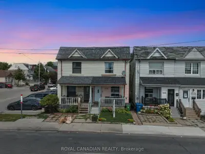 2538 St Clair Avenue W, Toronto, On M6n 1l6
