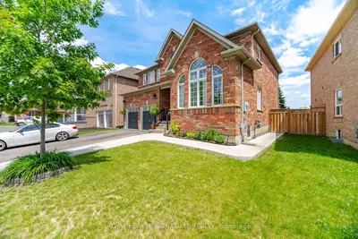 34 Nina Place N, Brampton, On L7a 2e1