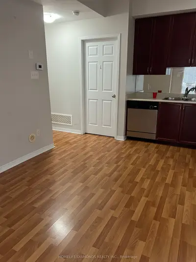 60 Fairwood Circle 149, Brampton, On L6r 0y6
