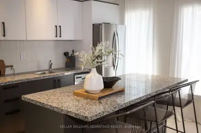 50 Castleton Avenue Unit 3, Toronto, On M6n 3z5