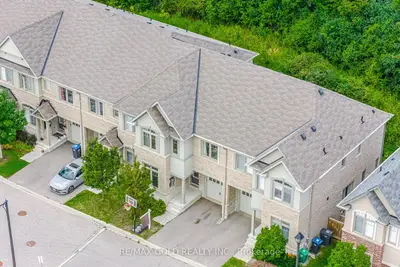 9 Oliana Way, Brampton, On L6y 6g8