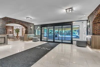 966 Inverhouse Drive 112, Mississauga, On L5j 4b6
