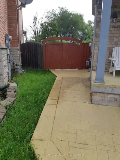 25 River Heights Drive, Brampton, On L6p 2m9