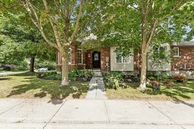 Att/Row/Townhouse in Orangeville