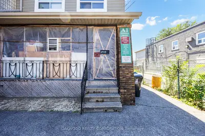 2449 St Clair Avenue W, Toronto, On M6n 1k9