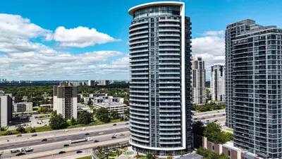 30 Gibbs Road 2608, Toronto, On M9b 0e4