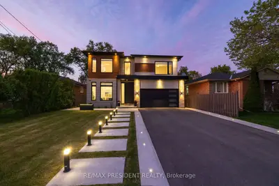 1081 Ogden Avenue, Mississauga, On L5e 2g7