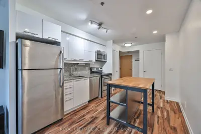 38 Joe Shuster Way 104, Toronto, On M6k 0a5