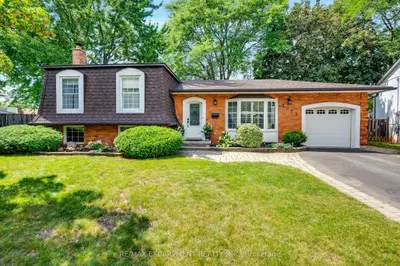 Detached in Burlington