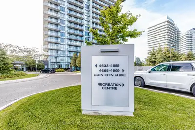 Condo Apartment in Mississauga