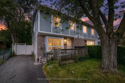 37 Salisbury Circle, Brampton, On L6v 2z4