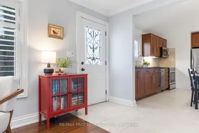 869 First Street, Mississauga, On L5e 1a6
