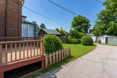 4 Marshall Boulevard, Toronto, On M6n 2r7
