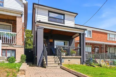 395 Mcroberts Avenue, Toronto, On M6e 4r1