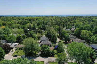 1304 Avon Crescent, Oakville, On L6j 2t7