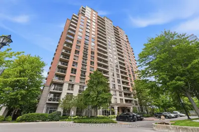 Condo Apartment in Toronto